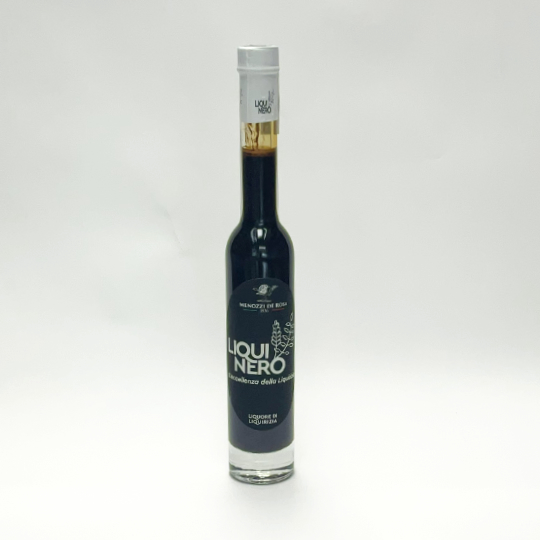 Flasche schwarzer Lakritzlikör aus Italien mit 21% Alkohol